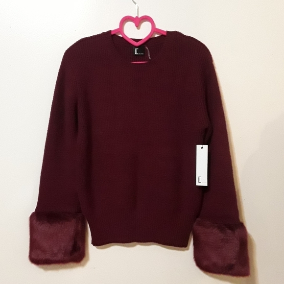 Love Token (Women's XS) Wine colored Pullover Knit Sweater with Faux Fur Cuffs - Picture 1 of 7